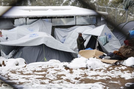 Σκιά θανάτου πάνω από τις σκηνές