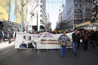 Οι ψευδεπίψευδοι