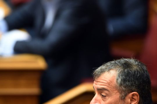 Η Ωρα της διαπλοκής