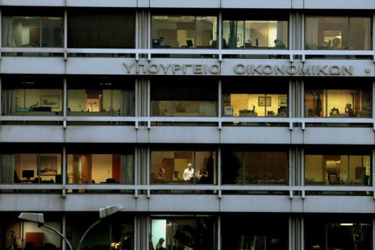 Πυρετός διαβουλεύσεων για το αφορολόγητο του 2019