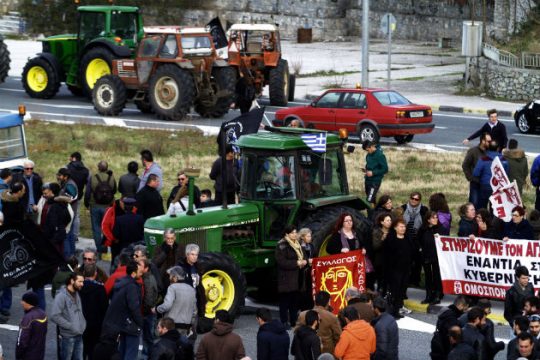 Επί ποδός, με το βλέμμα στη Νίκαια