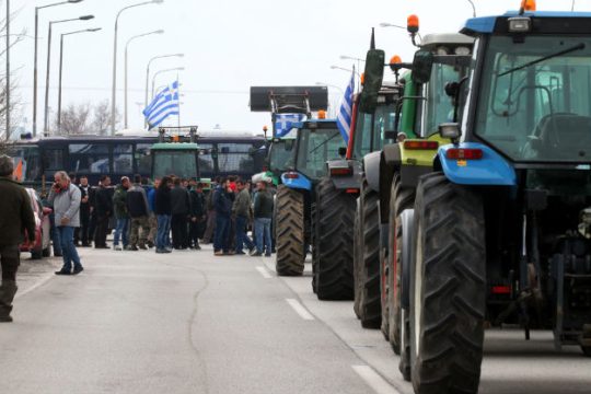 Κλιμακώνουν τις πιέσεις με το αγροτικό συλλαλητήριο στην Αθήνα