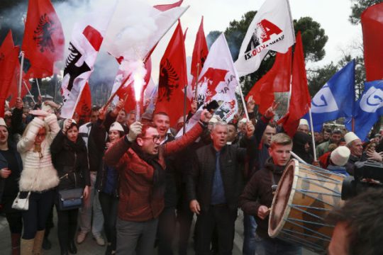 Μεγάλη διαδήλωση μέχρι να πέσει η κυβέρνηση της Αλβανίας
