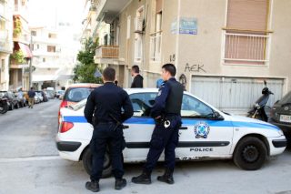 Συλλήψεις νεαρών για ληστείες σε Καλλιθέα-Νέο Κόσμο