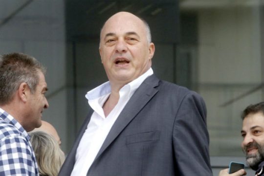 Μπέος κατά Akyla και Καπουτζίδη: Δεν είναι «πρότυπο για την κοινωνία και τα νέα παιδιά» – Το νέο ομοφοβικό ρεσιτάλ