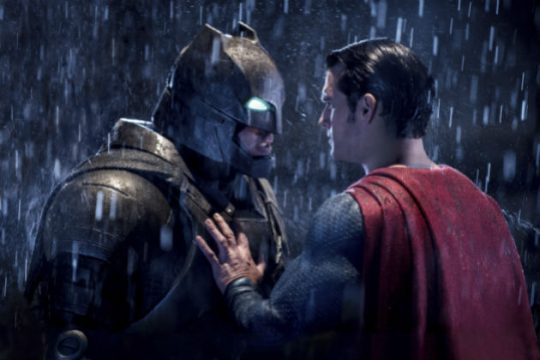 Σάρωσε στα Βατόμουρα το «Batman ν. Superman»