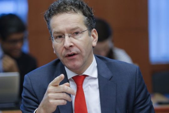 Το παιχνίδι της γάτας με το ποντίκι