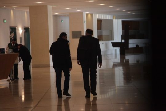Αφορολόγητο, συντάξεις, και πλεονάσματα στο τραπέζι