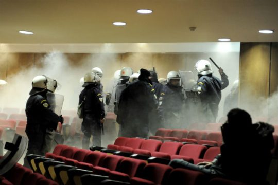 Συνεχίζονται οι αντιδράσεις για τα έκτροπα στη δίκη της Χ.Α.