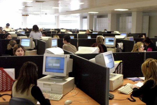Πλήρης συμμόρφωση Δημοσίου για τη μονιμοποίηση υπαλλήλων
