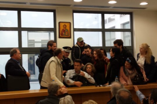 Ένταση στο Ειρηνοδικείο για τους πλειστηριασμούς