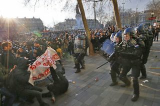 Παρίσι: Νέα επεισόδια για τον Τεό