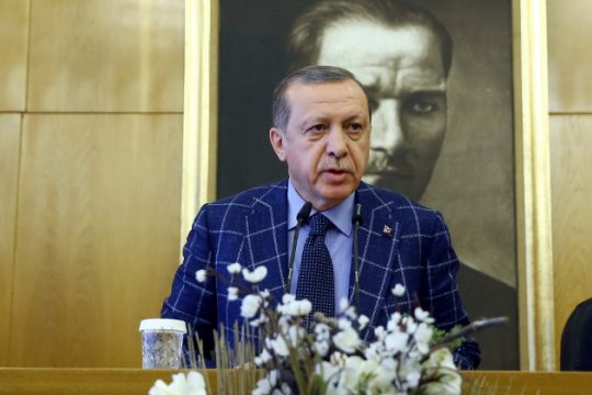Τώρα βάζει στο στόχαστρο και την Hurriyet