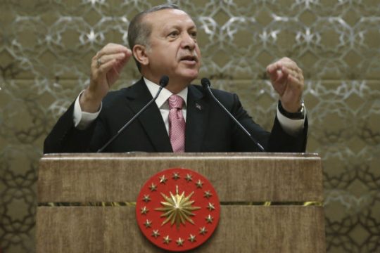 Ενισχυμένος ο σουλτάνος στο δημοψήφισμα της 16ης Απριλίου