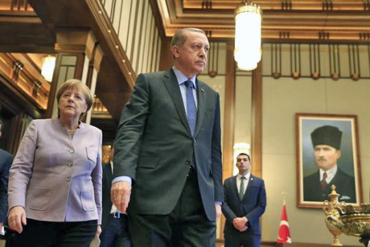 «Πόλεμος» στα χωράφια του Σουλτάνου