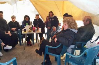«Κοροϊδία τα 3 μεροκάματα το μήνα» λένε οι εργάτριες της SKOT