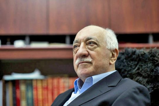 Hurriyet: Γκιουλενιστές δραπετεύουν σαν πρόσφυγες στην Ελλάδα
