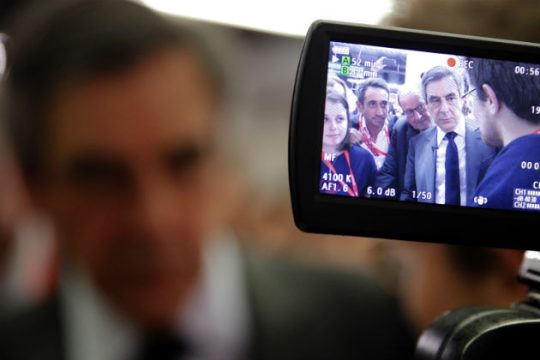 Συνέντευξη Φιγιόν με την πλάτη στον τοίχο