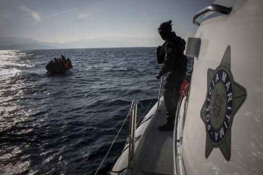 Έκλεψαν βάρκα για να επιστρέψουν στην Τουρκία