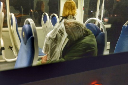 Η ειδησεογραφία της φτώχειας, φτωχή πολιτική