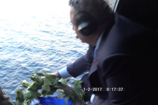 Ρίψη στεφάνου εμείς, υπερπτήσεις οι Τούρκοι [Βίντεο]