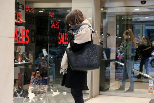 Μειωμένος τζίρος και χρέη για την πλειονότητα των εμπόρων