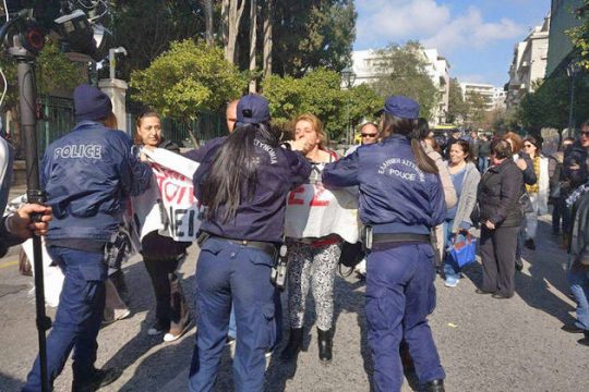 Με υποσχέσεις έφυγαν πάλι από το ΜΑΤ-ξίμου