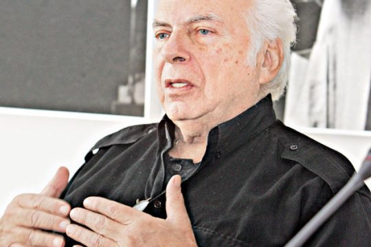«Λαέ, πίστεψε στον λαό»