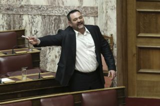 Προμαχώνες του έθνους!..