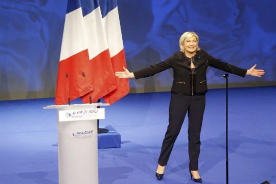 «Ναι» σε Frexit και φράγκο, «όχι» στο ΝΑΤΟ