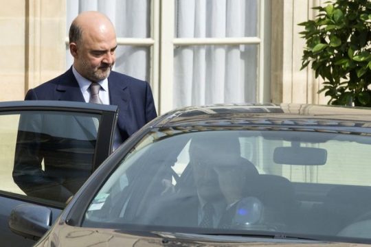 Ερχεται με βαριές αποσκευές
