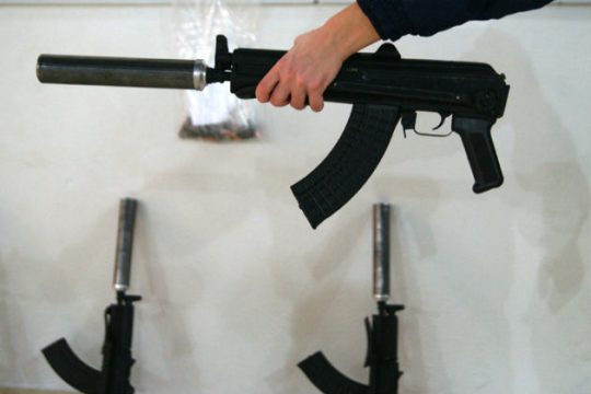 Ολόκληρο οπλοστάσιο βρέθηκε σε σπίτι στον Βόλο