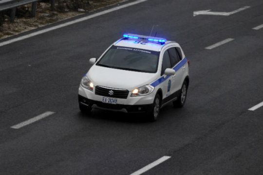 Συμπλοκές και συλλήψεις για «κόντρες» στη Βάρκιζα