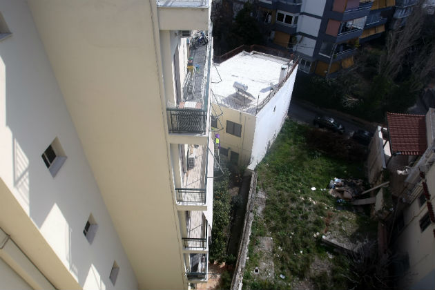 Εξάχρονος έπεσε από τέταρτο όροφο πολυκατοικίας
