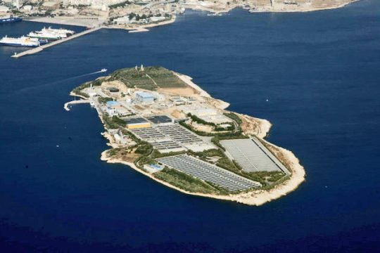 «Από πού προκύπτει ότι η Ψυττάλεια δεν μπορεί να δεχτεί νέα λύματα;»