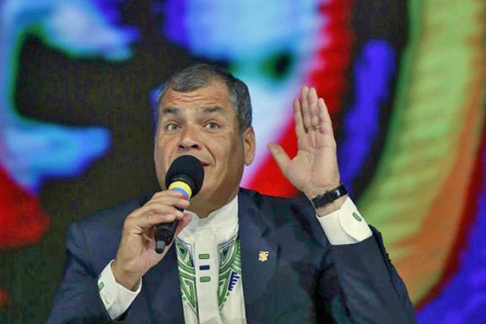 Εκστρατεία λάσπης στις εκλογές του Εκουαδόρ