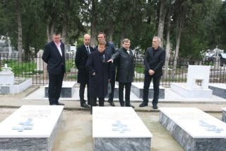 Τελετή στο ρωσικό νεκροταφείο παρουσία δημάρχου Πειραιά