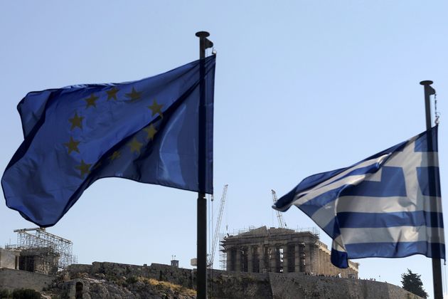 Στον αντίποδα του φόβου σιγοβράζει η οργή
