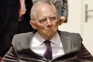 «Καμπανάκι» στον Σόιμπλε από τον γερμανικό Τύπο