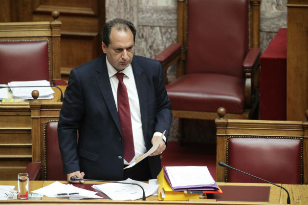 «Ο κ. Σκρέκας γίνεται υπερασπιστής και νομικός σύμβουλος της Fraport»