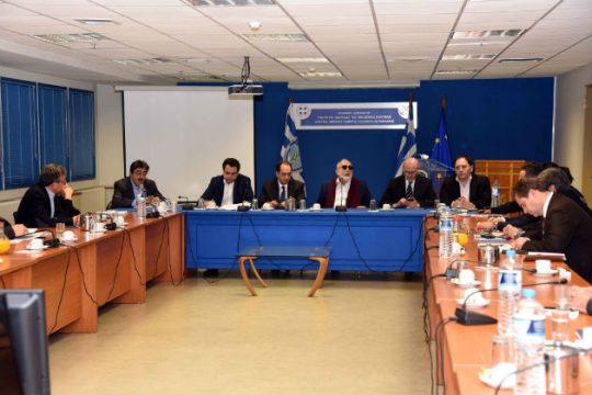 Μια επιτροπή για τη συγκοινωνία νησιών και ηπειρωτικής Ελλάδας