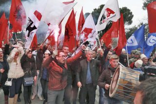 «Ράμα, παραιτήσου» φωνάζει η Αντιπολίτευση