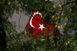 «Ελευθερώστε τον Ερκάν», βροντοφωνάζουμε σήμερα στην τουρκική πρεσβεία