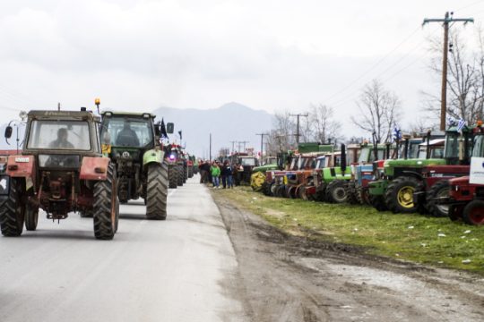 Μπλόκα στους δρόμους, τρακτέρ στη Θεσσαλονίκη