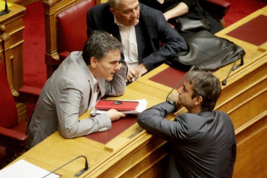 Απαντήσεις και… νουθεσίες Τσακαλώτου στον Μητσοτάκη