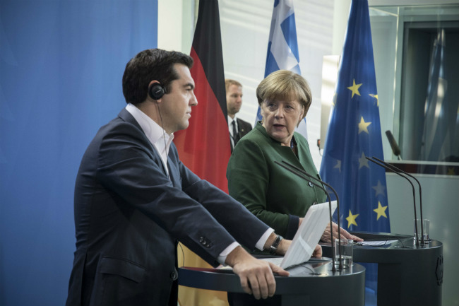 Ο Τσίπρας ενημέρωσε τη Μέρκελ ενόψει Ερντογάν