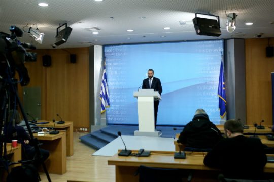 Live η ενημέρωση των συντακτών από τον Δ. Τζανακόπουλο