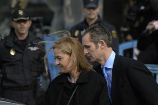 Ενοχος για απάτη ο γαμπρός του βασιλιά