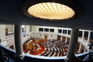 Στους οικονομικούς εισαγγελείς η έρευνα για τα δάνεια των κομμάτων