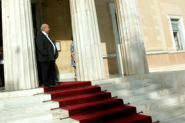«Κλείνει» το «θέμα με Τσακαλώτο» ο πρόεδρος της Βουλής